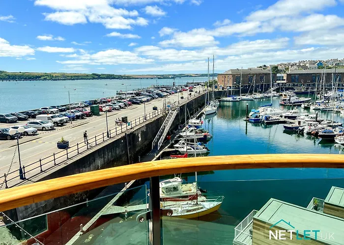 Orion House - Luxury Apartment Overlooking Milford Marina, Pembrokeshire