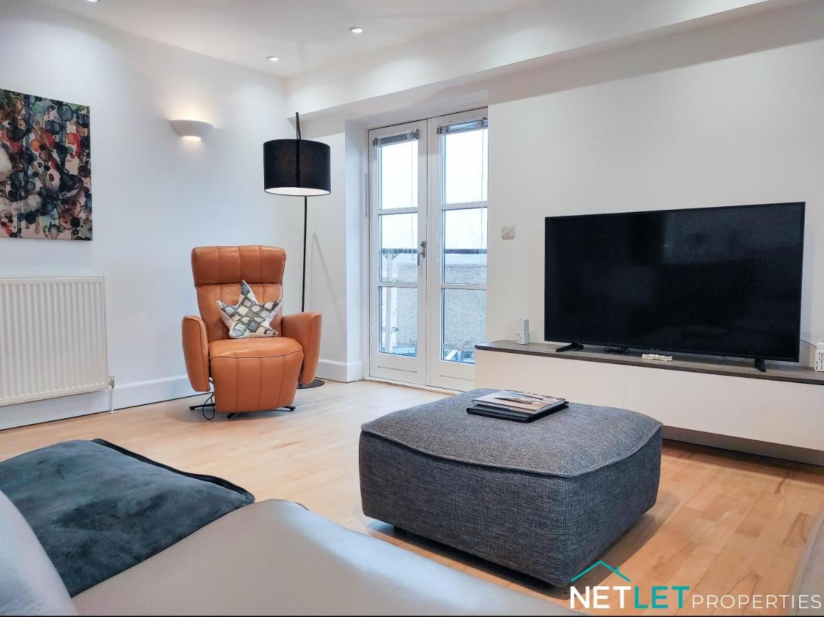 Orion House - Luxury Overlooking Milford Marina, Pembrokeshire Apartment Milford Haven